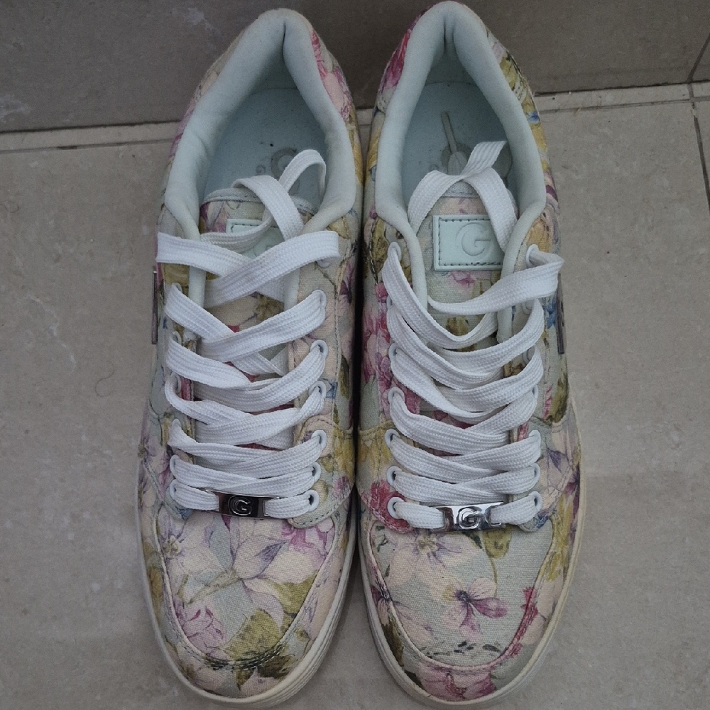 GUESS G&G Green/Pink Floral Women's Athletic Shoes